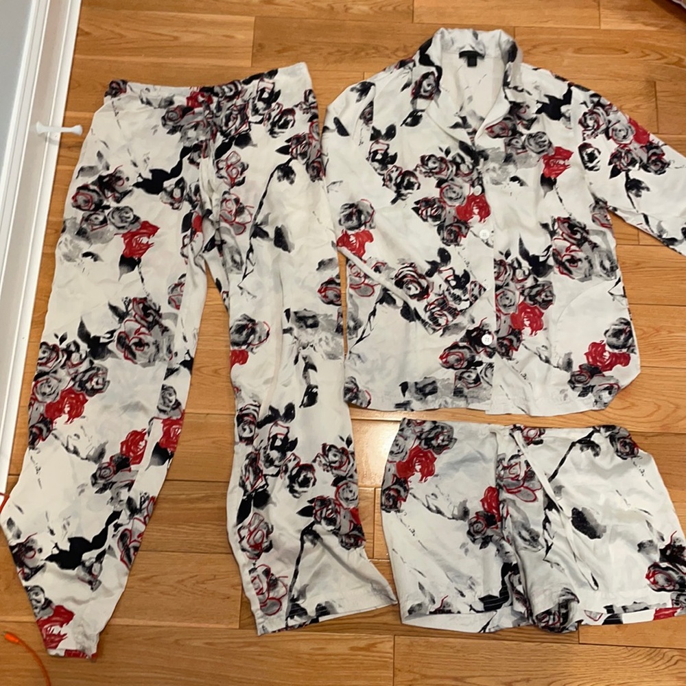 Saks 5th Ave 100% silk pajama set